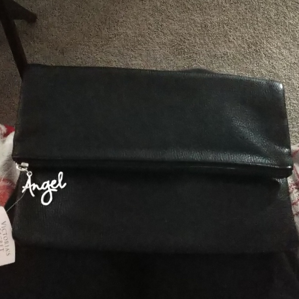 Black clutch